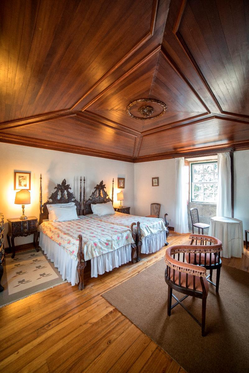 Bed and Breakfast Casa Dos Assentos De Quintiaes Барселуш Экстерьер фото